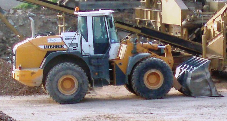 pala gommata Liebherr 544